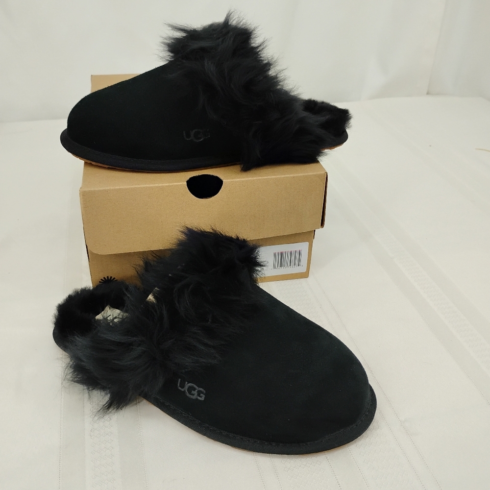 UGG SCUFF SIS Black Fur Slippers Sz 8